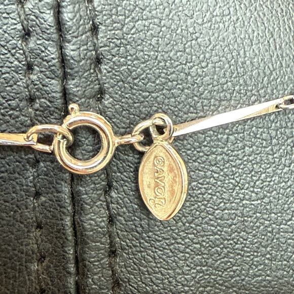 VTG 1977 Avon Blooming Lotus Flower Openwork Lightweight Silver Tone Necklace - Picture 3 of 4